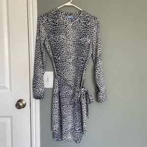 J. McLaughlin "Casablanca" 100% Silk Blue White Cheetah Print Belted Shirt Dress